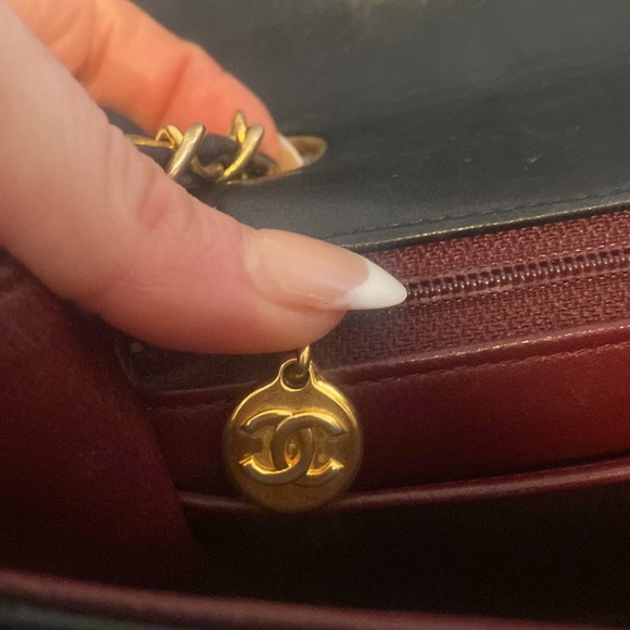 Chanel Vintage Diana Bag Quilted Lambskin Medium Black - Picture 6 of 13